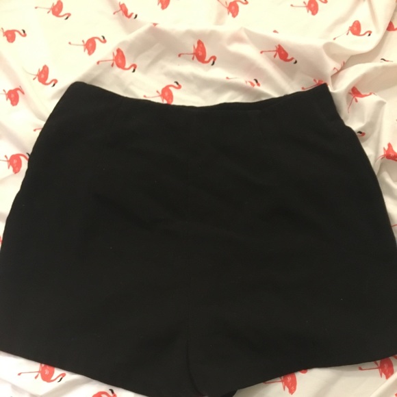 Shorts - Picture 4 of 4